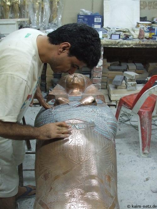 Am Sarkophag von Tutanchamun wird noch gearbeitet