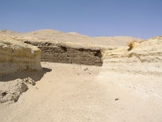 Außenbereich der pyramide des Sesositris II. nahe der Fundstelle