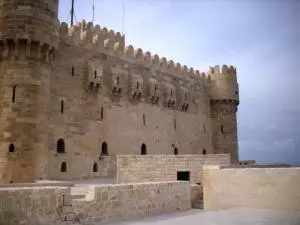 Die mächtigen Mauern der Zitadelle